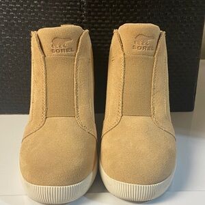 Sorel Light Brown Suede Slip-On Boots
